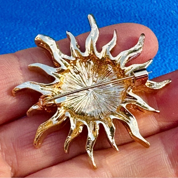 🔥2/$20 Sun brooch - Picture 3 of 7